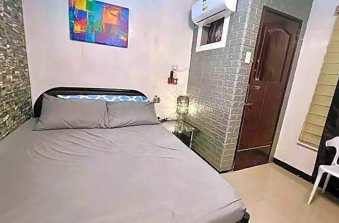 Uno's Place With Karaoke,wifi,netflix And Balcony Hotel